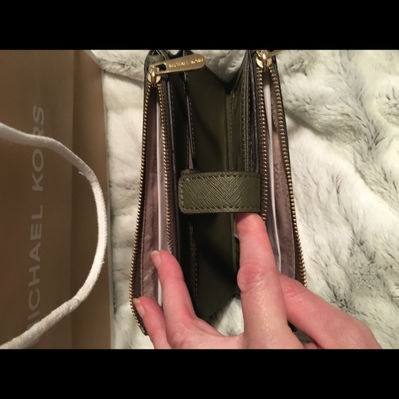 Michael Kors Jet Set Double Zip Wristlet - Picture 3 of 8